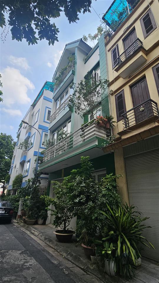 Bán nhà nguyên hồng 70m ô tô tránh vỉa hè kinh doanh, nhà 5t khu phân lô mt6,5m hơn 400tr/m gần phố