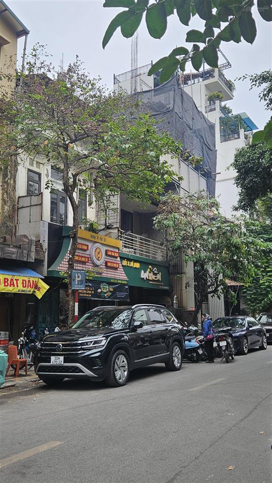 Mặt phố hoàn kiếm bát đàn 100m nhà 2 mặt phố, mt gần 5m. hơn 70 tỷ ô tô dừng đỗ 2 chiều 0948 933 ***