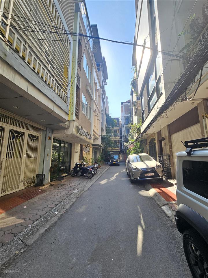 Nhà phố nguyên hồng thông trúc khê, kinh doanh phân lô vỉa hè 66m, hơn 20 tỷ ô tô tránh. 0948 933 ***