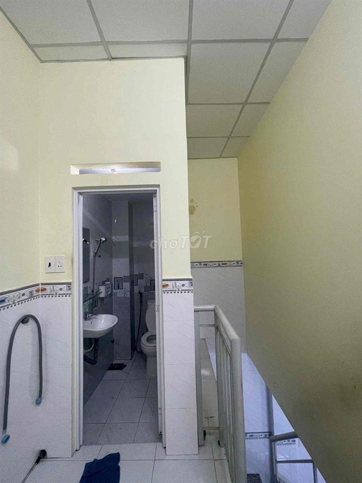 Bán nhà hẻm 687 Lạc Long Quân, Tân Bình