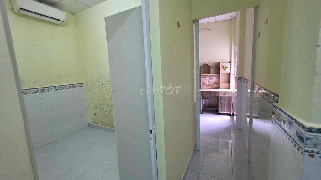 Bán nhà hẻm 687 Lạc Long Quân, Tân Bình