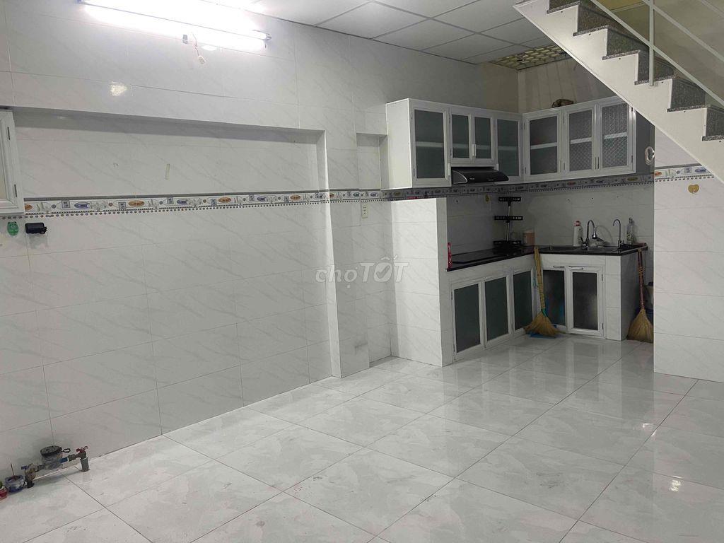Bán nhà hẻm 687 Lạc Long Quân, Tân Bình
