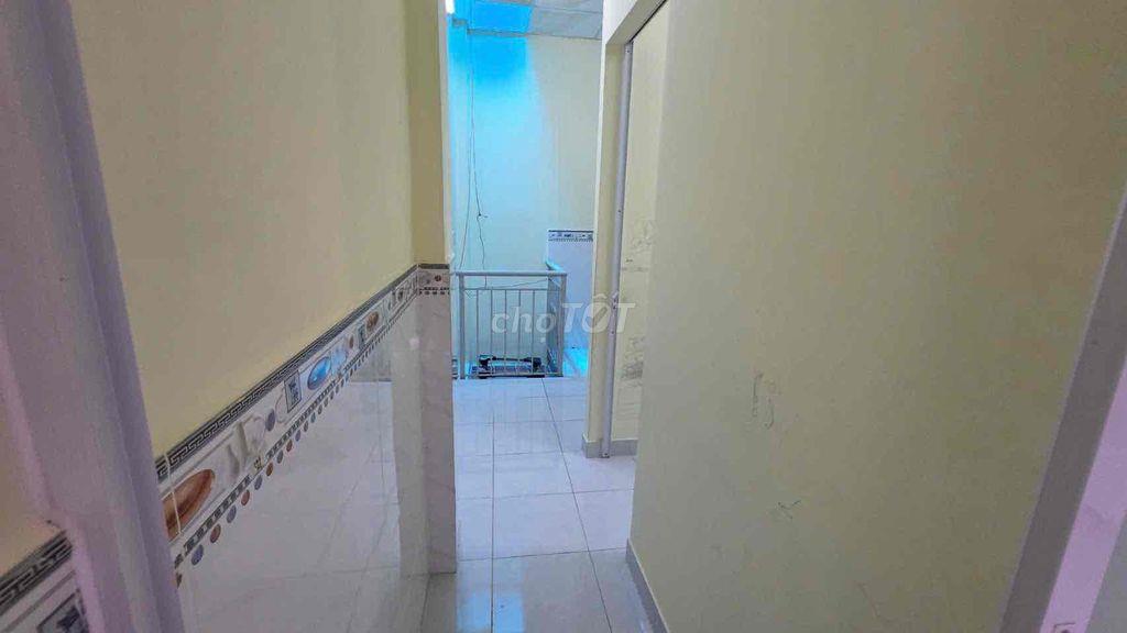 Bán nhà hẻm 687 Lạc Long Quân, Tân Bình