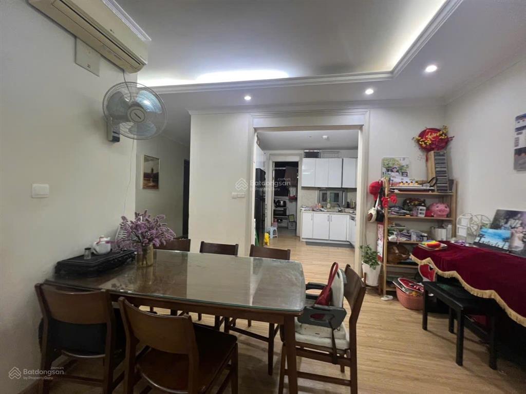 Cần bán 3 ngủ 139m đông nam toà víp hyundai