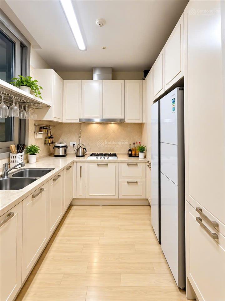 Bán căn hộ 3 ngủ 136m2 đầy đủ phân tích ạ