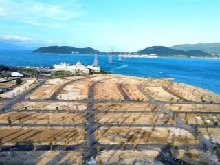 Nhà đẹp 4 tầng cách biển chỉ 100m