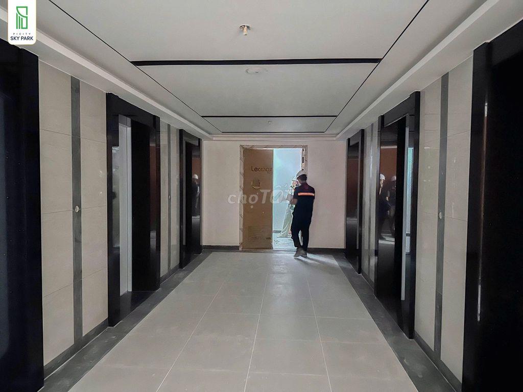 CẮT LỖ 600tr, Căn góc 70m2 2Pn 2Wc, Tầng 18 view Đẹp, Nội Thất Cao Cấp
