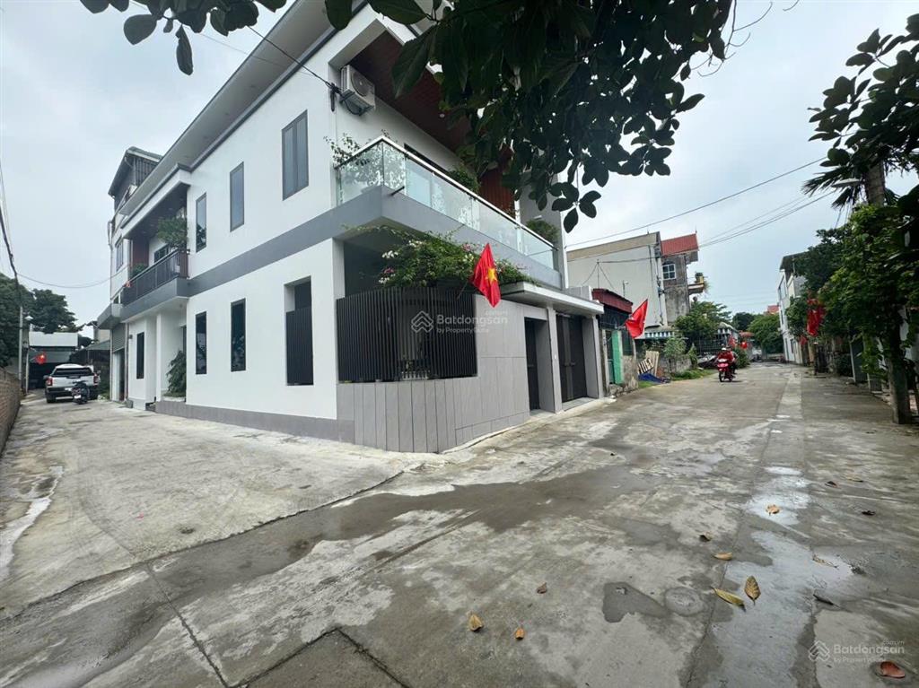 Chuyển công tác cần bán lô đất vị trí hiếm có dt 90m2 sẵn sổ tại thị trấn xuân mai giá 3,5 tỷ