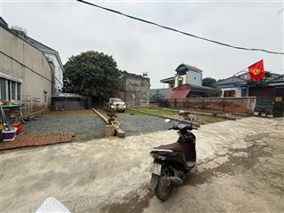 Tôi cần bán lô đất 60m2 cách ql6 200m tại tt xuân mai giá 2 tỉ