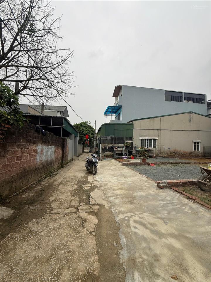 Tôi cần bán lô đất 60m cách ql6 200m tại tt xuân mai giá 1,85 tỉ