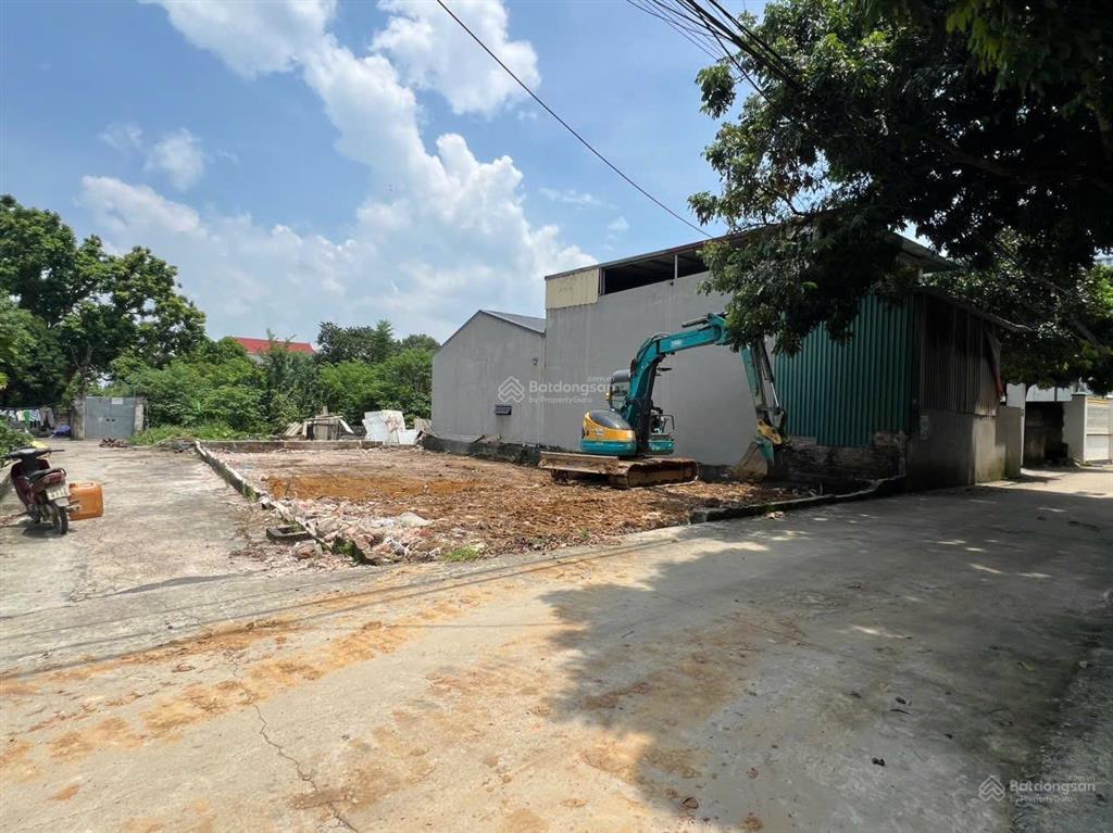 Chính chủ e bán đất bám quốc lộ 6 đang mở rộng dt 65m giá hơn 2 tỉ