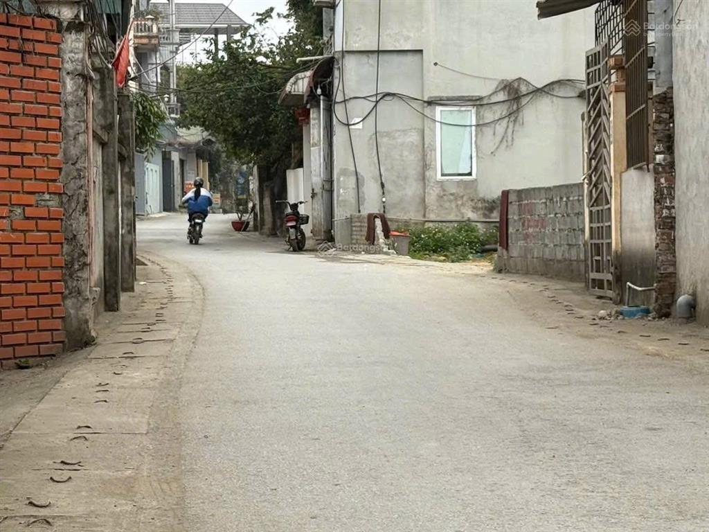 Cấn bán 80m2 full thổ trung tâm chợ thị trấn xuân mai giá hơn 4 tỷ