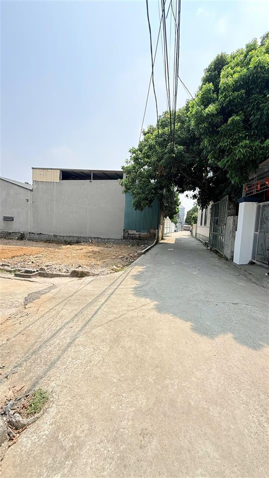 Chị em thiện chí bán lô đất 2 mặt tiền dt 66,8m2 tại thị trấn xuân maichương mỹ giá hơn 2 tỉ