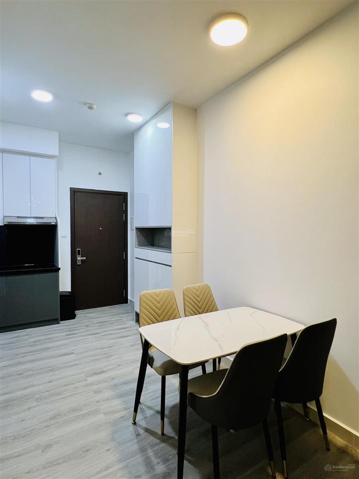 Cần bán căn hộ 1pn+ 56m2 nội thất y như hình, tầng rất đẹp hướng gió mát
