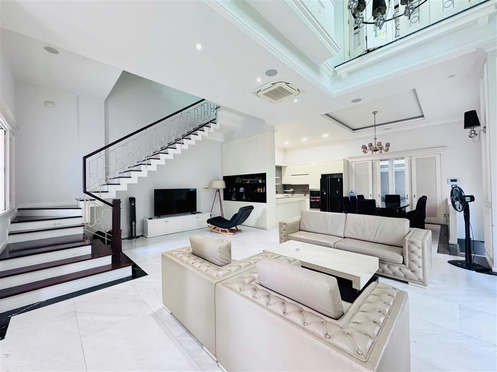 Cho thuê căn biệt thự 7,5x20m khu him lam, 1 trệt 3 lầu, giá thuê 75tr/tháng, full nội thất cao cấp