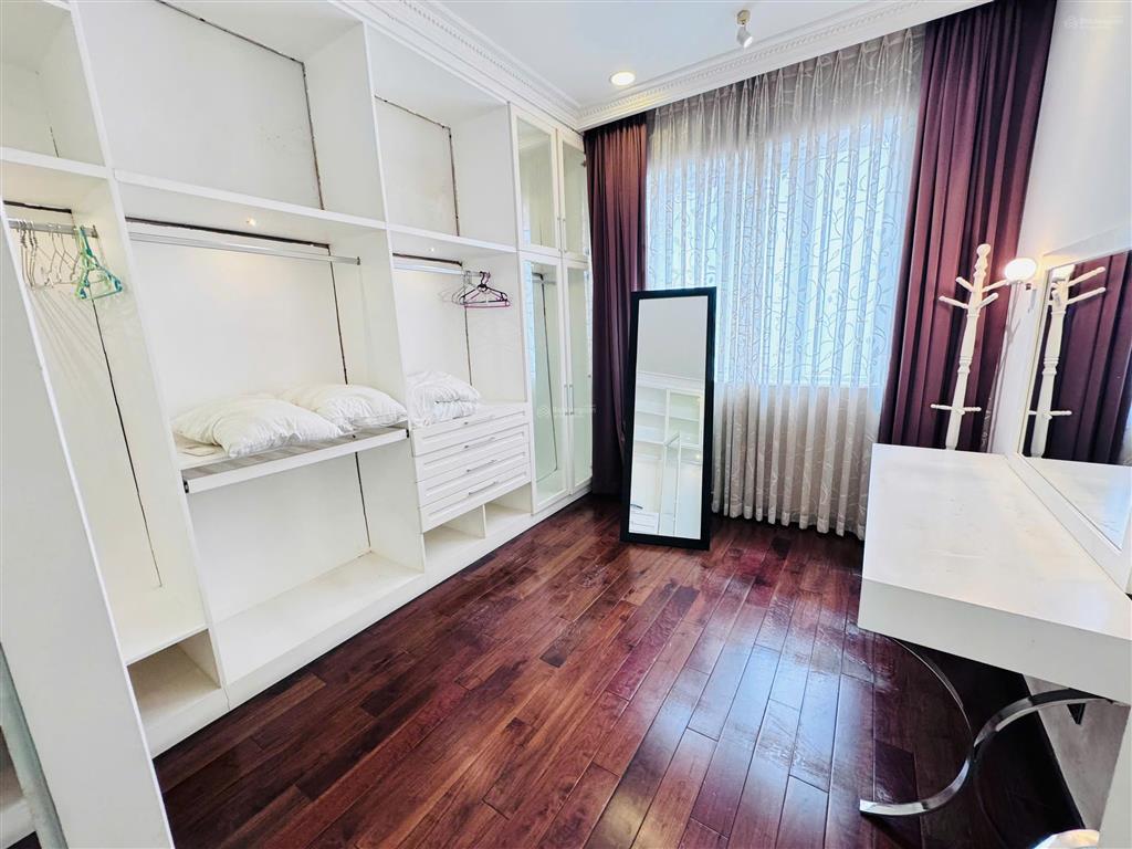 Cho thuê căn biệt thự 7,5x20m khu him lam, 1 trệt 3 lầu, giá thuê 75tr/tháng, full nội thất cao cấp