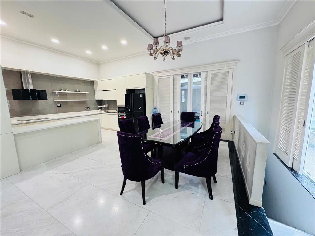 Cho thuê căn biệt thự 7,5x20m khu him lam, 1 trệt 3 lầu, giá thuê 75tr/tháng, full nội thất cao cấp