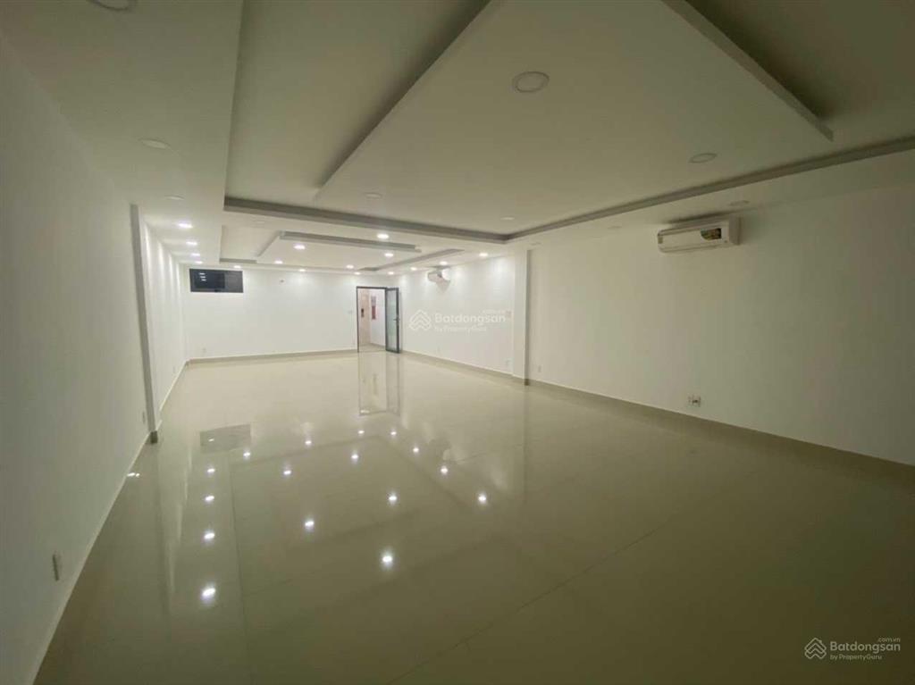 Cho thuê nhà mặt phố tại hoàng quốc việt, 40 triệu, 132m2, 5pn, 4wc, q7, hcm chỉ với giá siêu hời