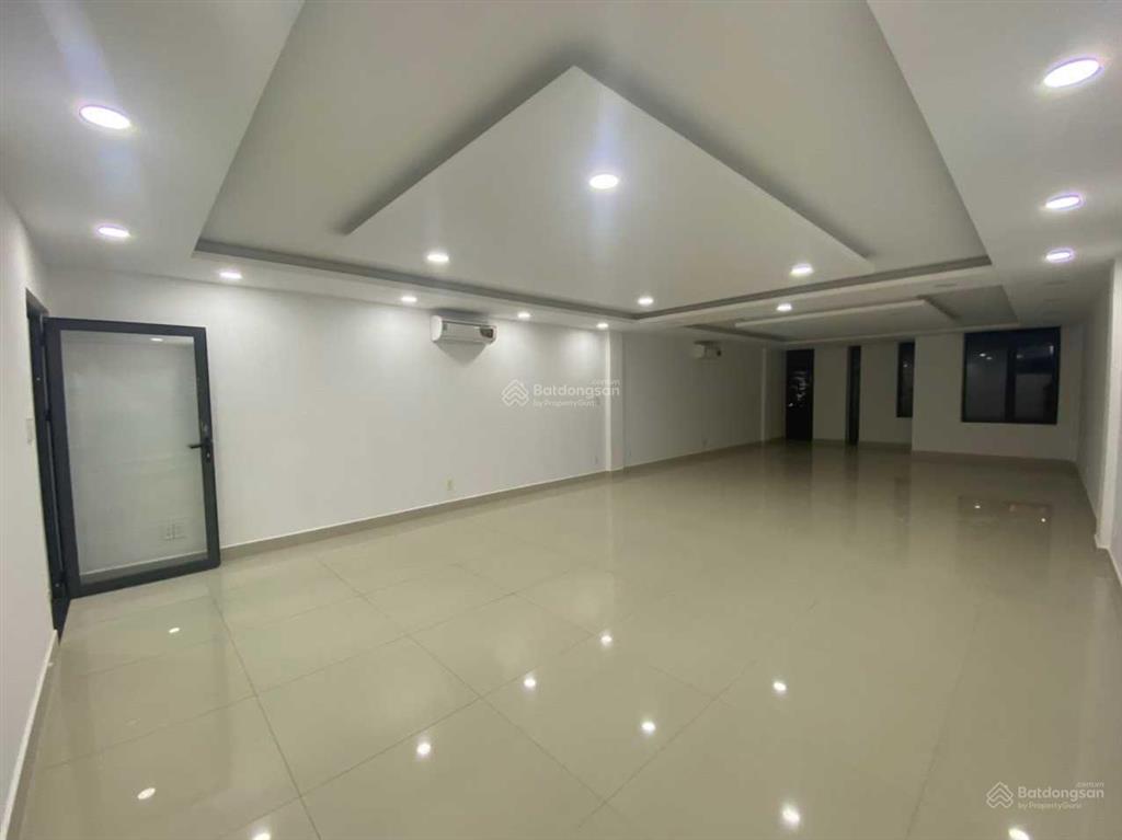 Cho thuê nhà mặt phố tại hoàng quốc việt, 40 triệu, 132m2, 5pn, 4wc, q7, hcm chỉ với giá siêu hời