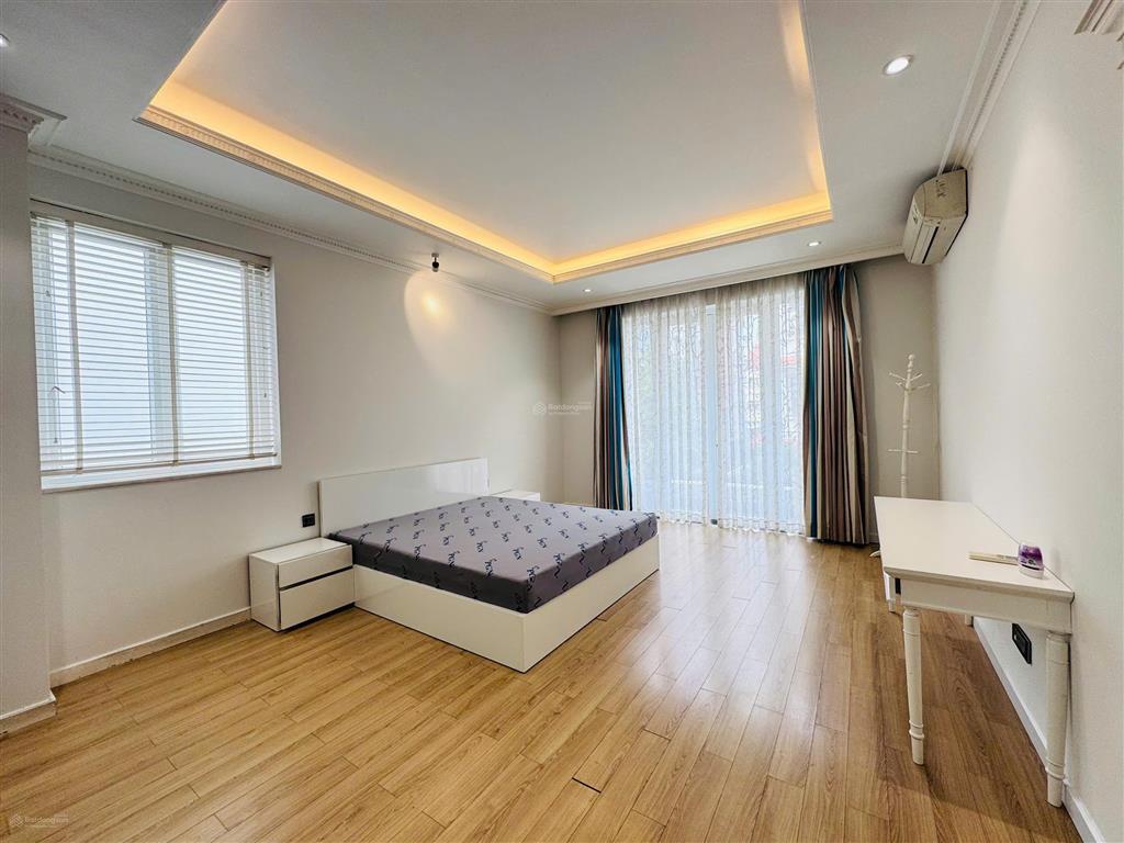 Cho thuê căn biệt thự 7,5x20m khu him lam, 1 trệt 3 lầu, giá thuê 75tr/tháng, full nội thất cao cấp
