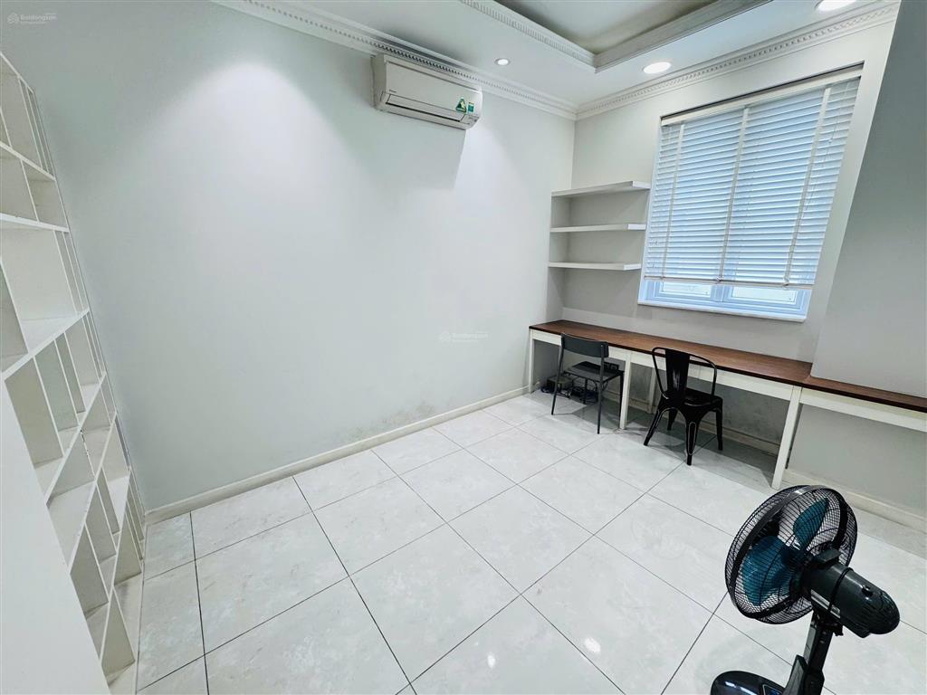 Cho thuê căn biệt thự 7,5x20m khu him lam, 1 trệt 3 lầu, giá thuê 75tr/tháng, full nội thất cao cấp