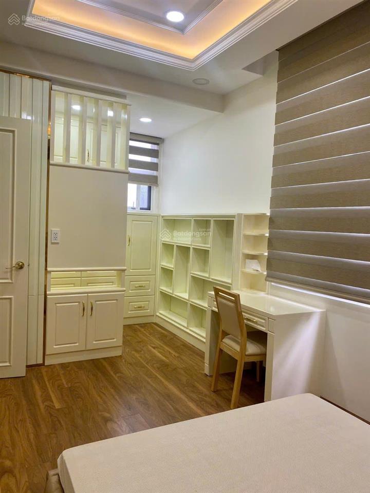 Cho thuê biệt thự mỹ phú 3  phú mỹ hưng, quận 7, 7x17,5m  3 tầng  hướng đông nam mát mẻ