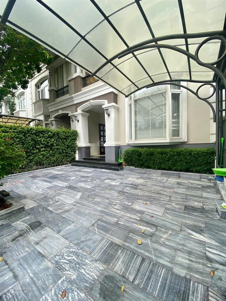 Cho thuê biệt thự mỹ phú 3  phú mỹ hưng, quận 7, 7x17,5m  3 tầng  hướng đông nam mát mẻ