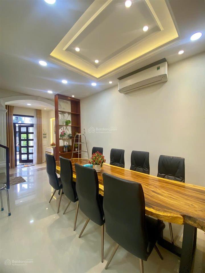 Cho thuê biệt thự mỹ phú 3  phú mỹ hưng, quận 7, 7x17,5m  3 tầng  hướng đông nam mát mẻ