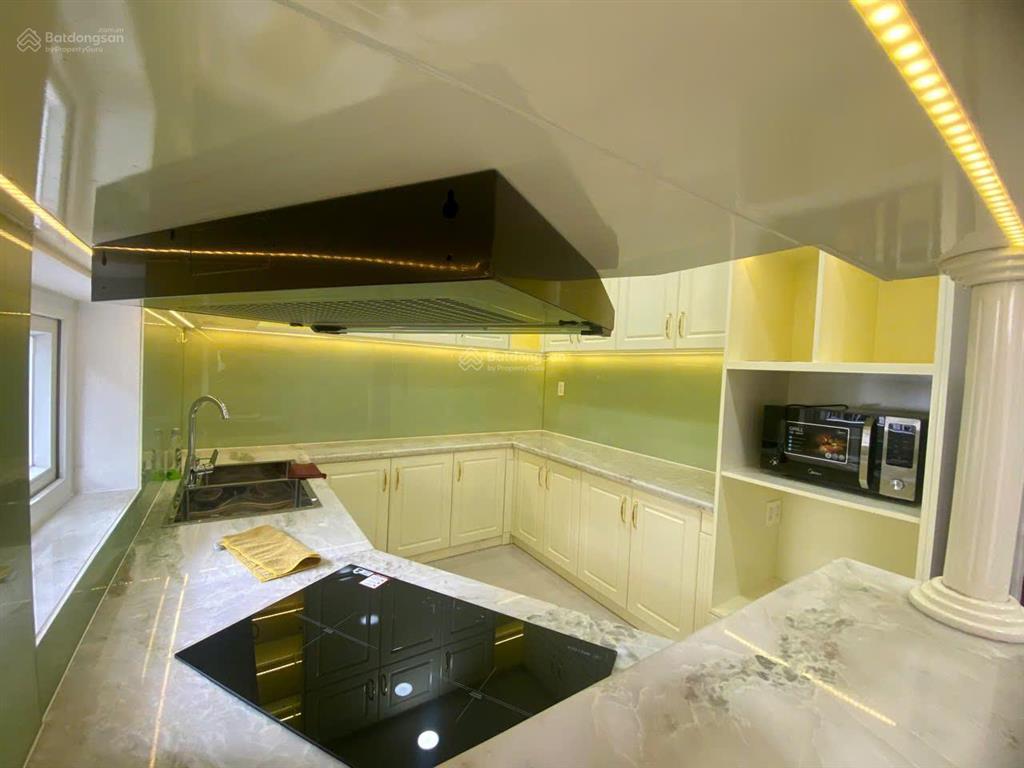 Cho thuê biệt thự mỹ phú 3  phú mỹ hưng, quận 7, 7x17,5m  3 tầng  hướng đông nam mát mẻ