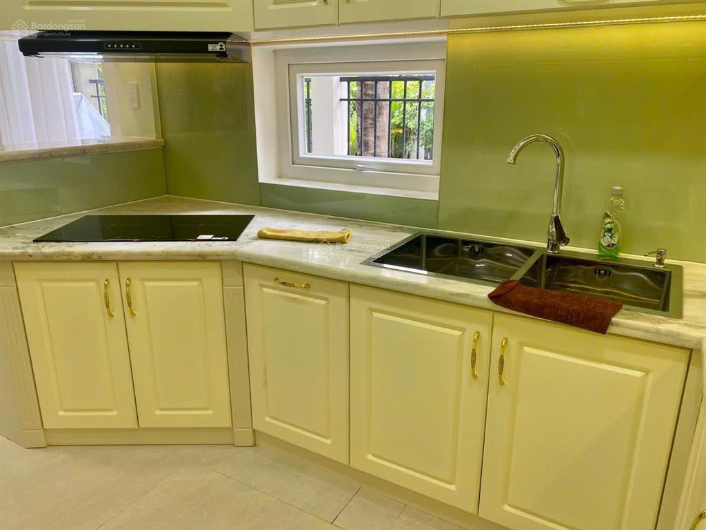 Cho thuê biệt thự mỹ phú 3  phú mỹ hưng, quận 7, 7x17,5m  3 tầng  hướng đông nam mát mẻ