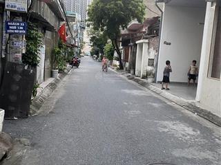 Nhà ngõ to 2 ô tô tránh nhau giữa trung tâm thành phố mà giá 2,35 tỷ