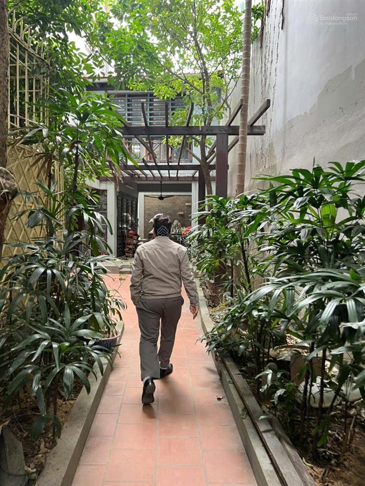 Bán biệt thự sân vườn tây hồ, 230m2, 4 tầng thoáng sáng, mặt tiền 10m, oto tránh đỗ, chỉ 55 tỷ