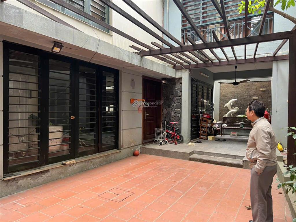 Bán biệt thự sân vườn tây hồ, 230m2, 4 tầng thoáng sáng, mặt tiền 10m, oto tránh đỗ, chỉ 55 tỷ
