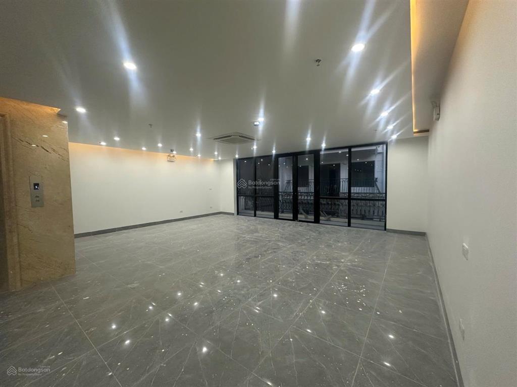 Bán nhà lạc trung 130m2, mt 8m, 8 tầng thông sàn thang máy, cho thuê vp, chỉ 8x tỷ