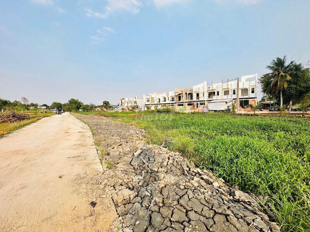 Bán đất liền kề Eco Retreat Long An, 1,5 tỷ, 100mv cách TP HCM chỉ 3km