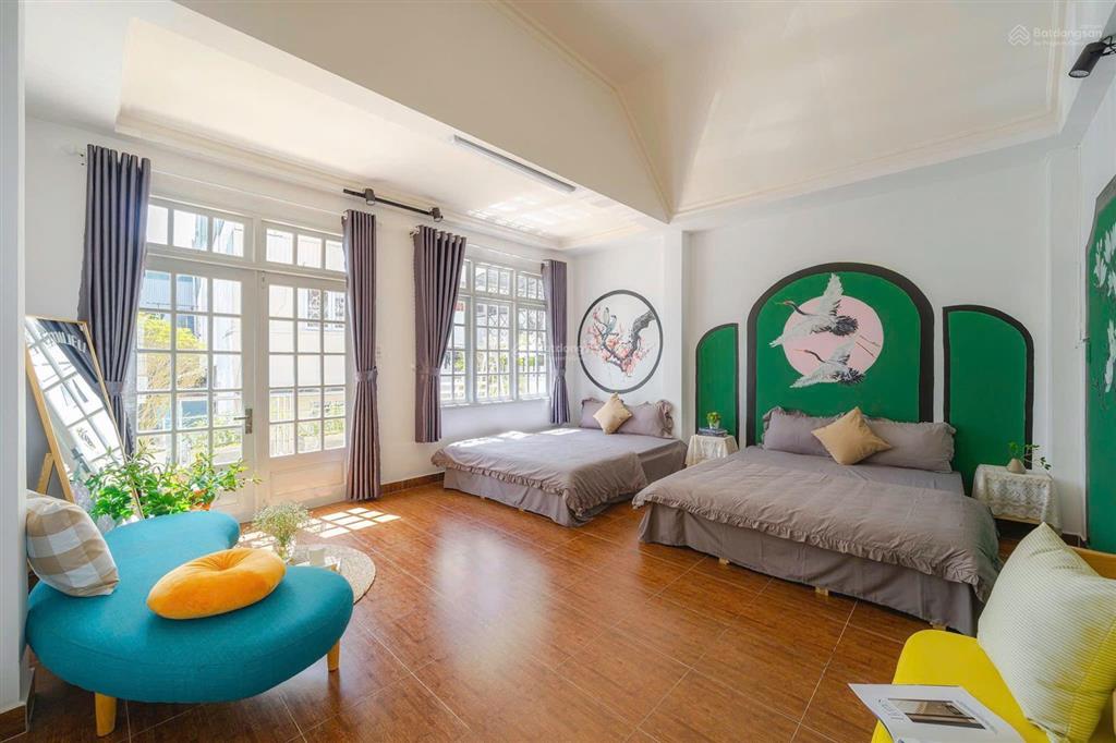 Nhà ngay khu hoà bình chợ đà lạt 103m2 ngang 5,6m 3 tầng đang kinh doanh homestay