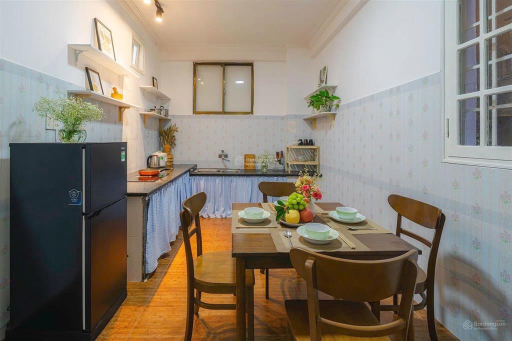 Nhà ngay khu hoà bình chợ đà lạt 103m2 ngang 5,6m 3 tầng đang kinh doanh homestay