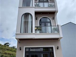 Nhà mới đẹp kqh an sơn vuông vức full nội thất có thang máy phòng xông hơi