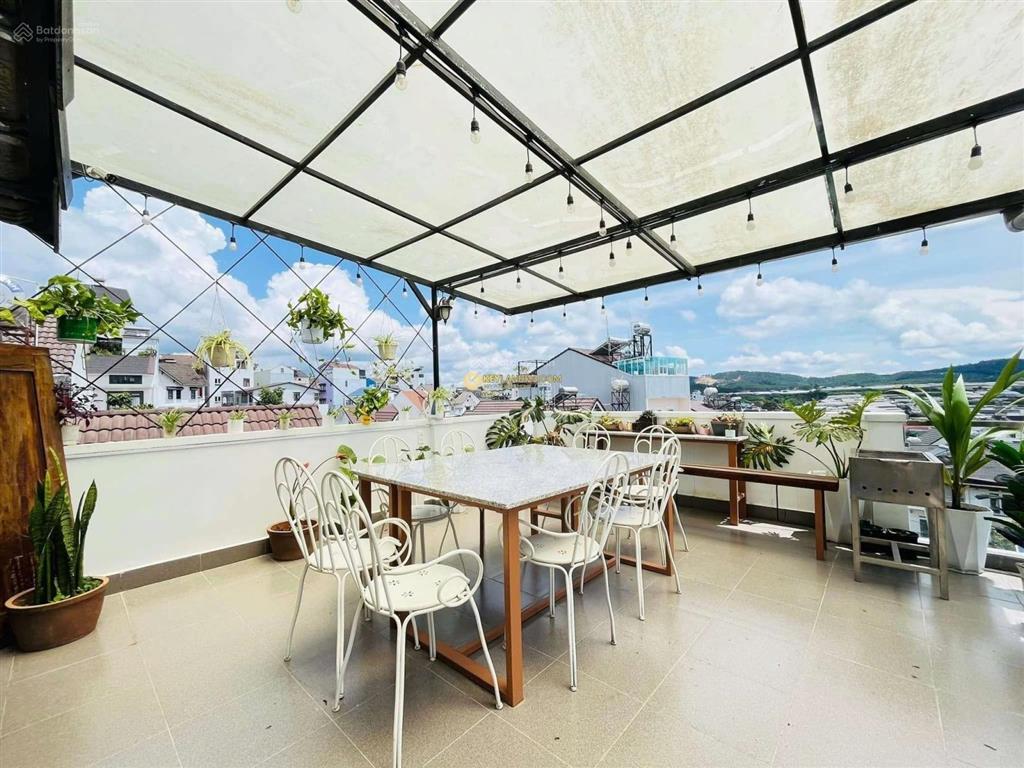 Nhà mới đẹp đang kinh doanh homestay view thoáng đẹp đường oto tránh nhau
