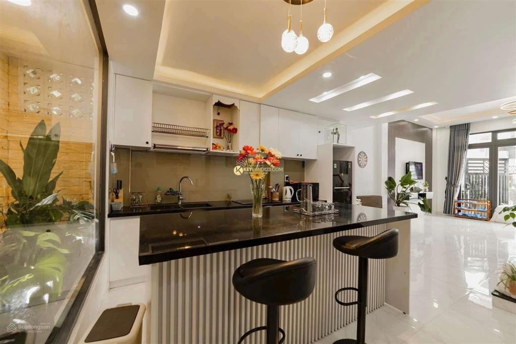Nhà mới đẹp đang kinh doanh homestay view thoáng đẹp đường oto tránh nhau