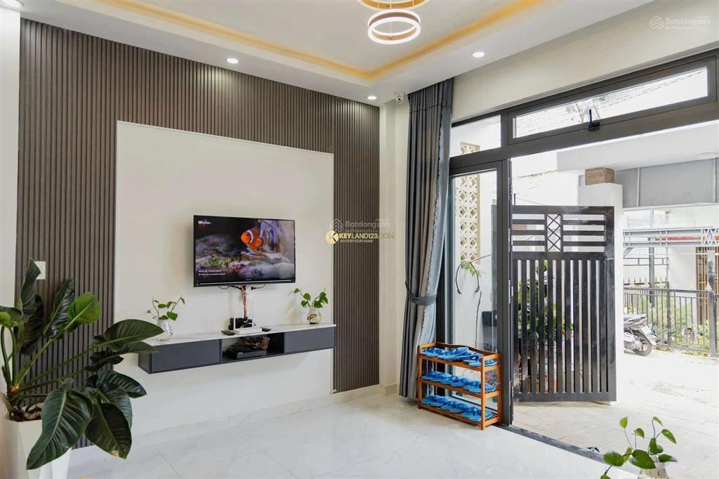 Nhà mới đẹp đang kinh doanh homestay view thoáng đẹp đường oto tránh nhau