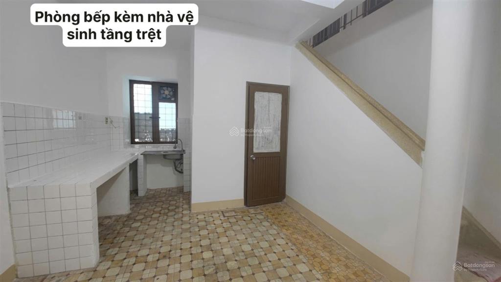 Nhà gần 2 mặt tiền  hoàn công  đường nhựa lớn  cách hồ xuân hương chỉ 1km