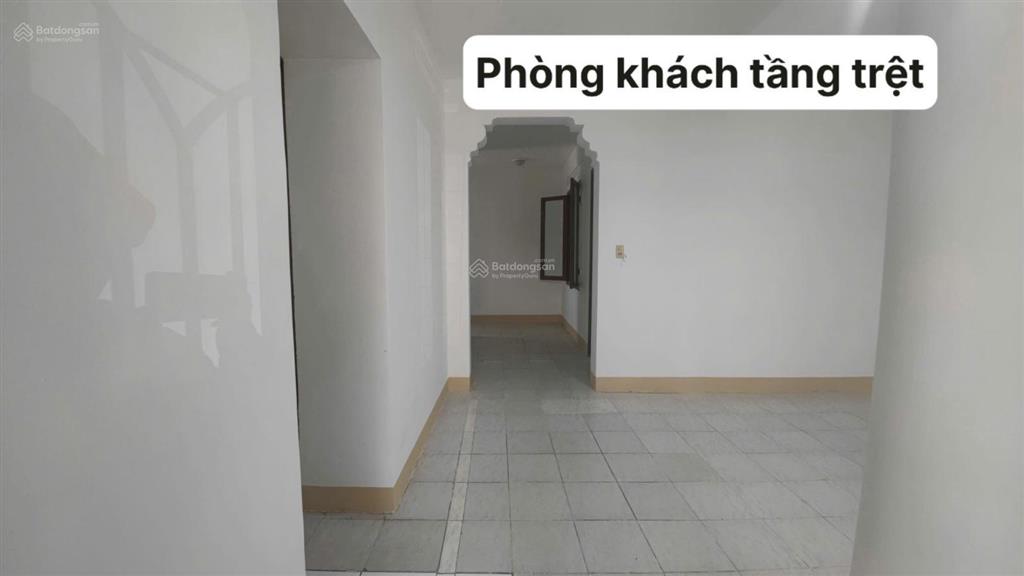 Nhà gần 2 mặt tiền  hoàn công  đường nhựa lớn  cách hồ xuân hương chỉ 1km