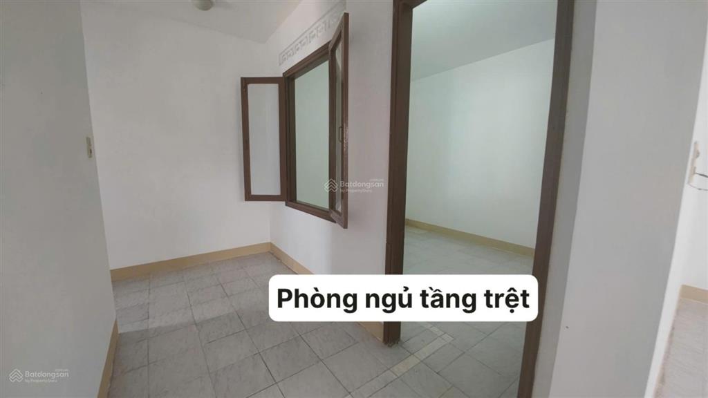 Nhà gần 2 mặt tiền  hoàn công  đường nhựa lớn  cách hồ xuân hương chỉ 1km