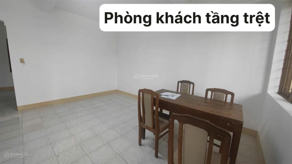 Nhà gần 2 mặt tiền  hoàn công  đường nhựa lớn  cách hồ xuân hương chỉ 1km