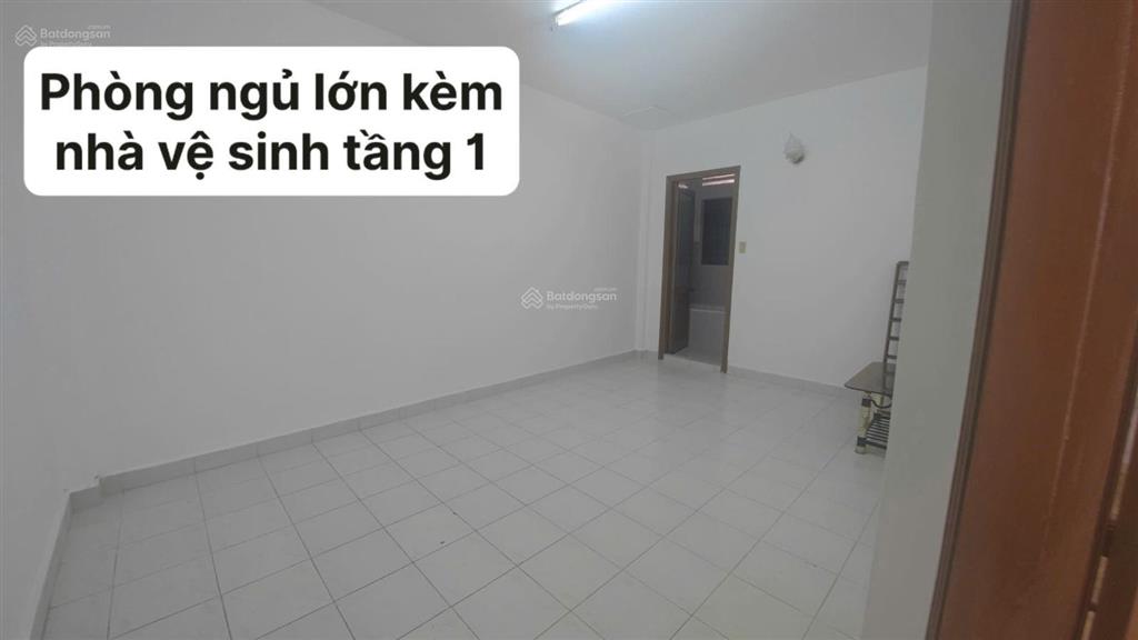 Nhà gần 2 mặt tiền  hoàn công  đường nhựa lớn  cách hồ xuân hương chỉ 1km