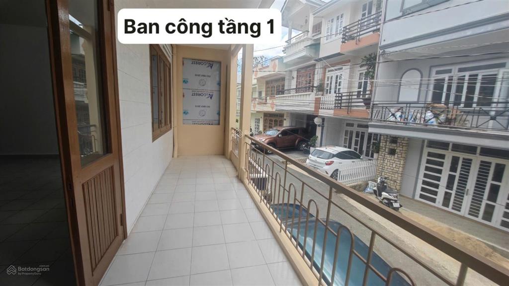 Nhà gần 2 mặt tiền  hoàn công  đường nhựa lớn  cách hồ xuân hương chỉ 1km
