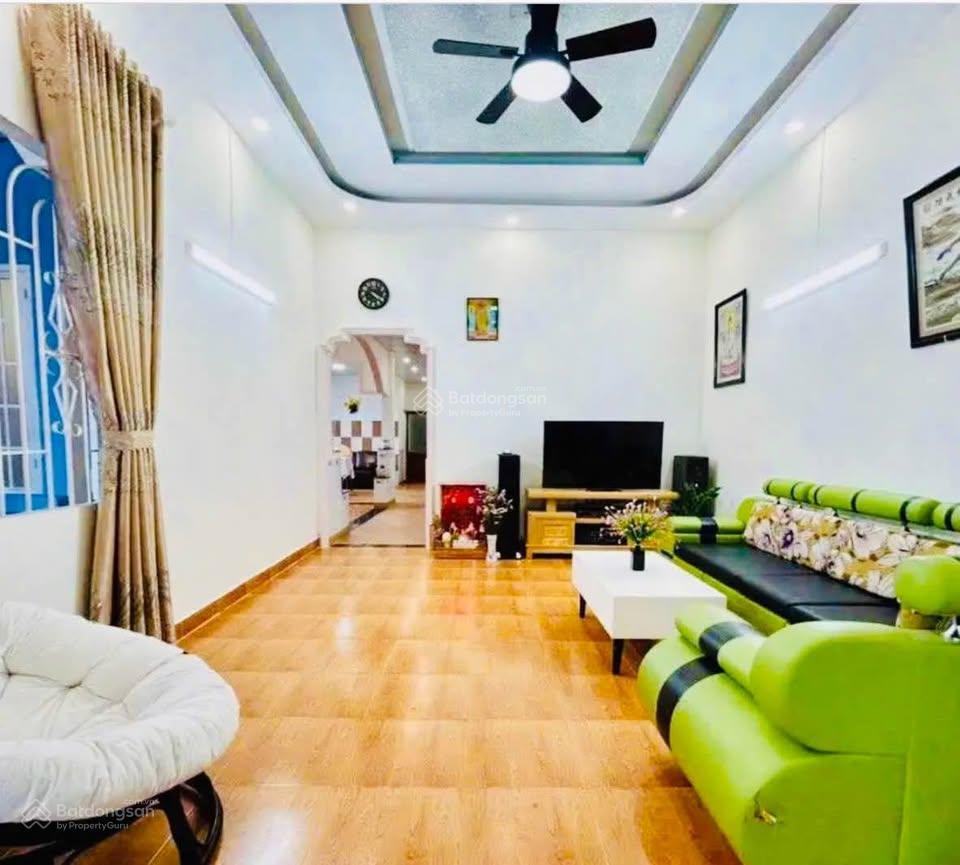 Nhà 2 mặt tiền  nở hậu đều  view thoáng đẹp  cách hồ xuân hương, chợ đà lạt chỉ 2,5km