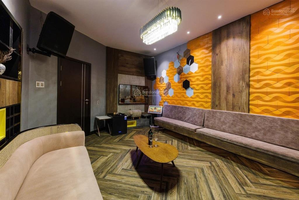 Villa 2 mặt tiền sang trọng hiện đại  hoàn công  view thoáng đẹp  nguồn thu hàng tháng cao