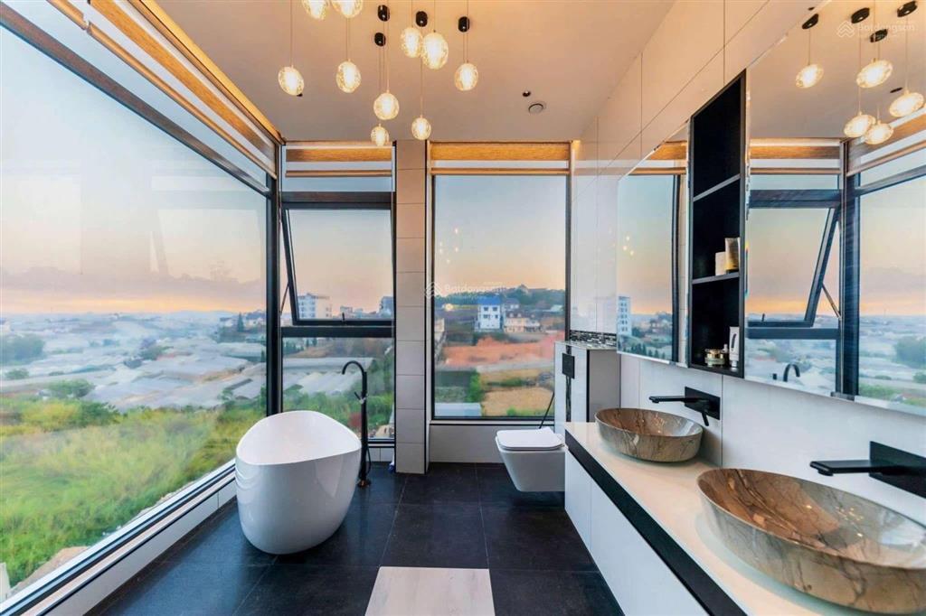 Khách sạn đang cho thuê 115tr/tháng  vừa ở vừa kinh doanh 6 tầng hoàn công view thoáng đẹp